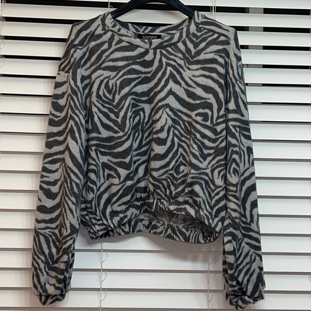 NWT La La Land women s soft sweaters size M